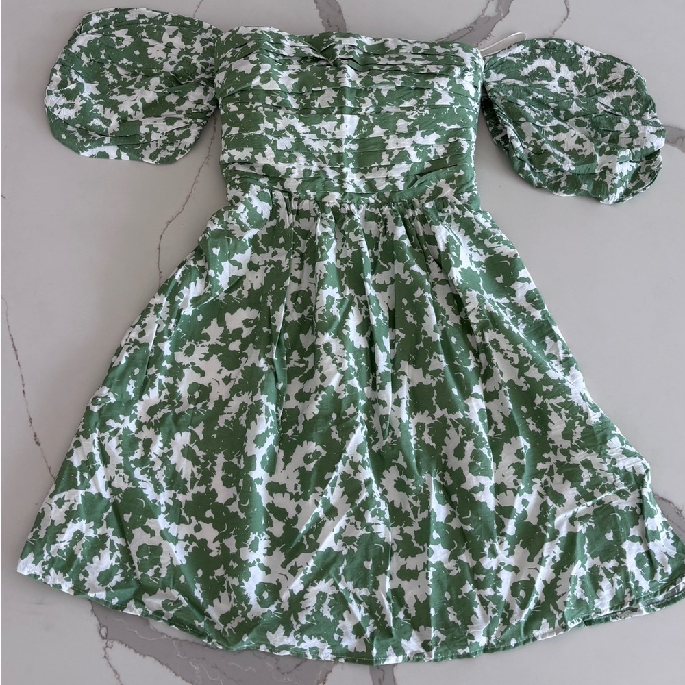 🆕 Abercrombie & Fitch Emerson Mini Dress